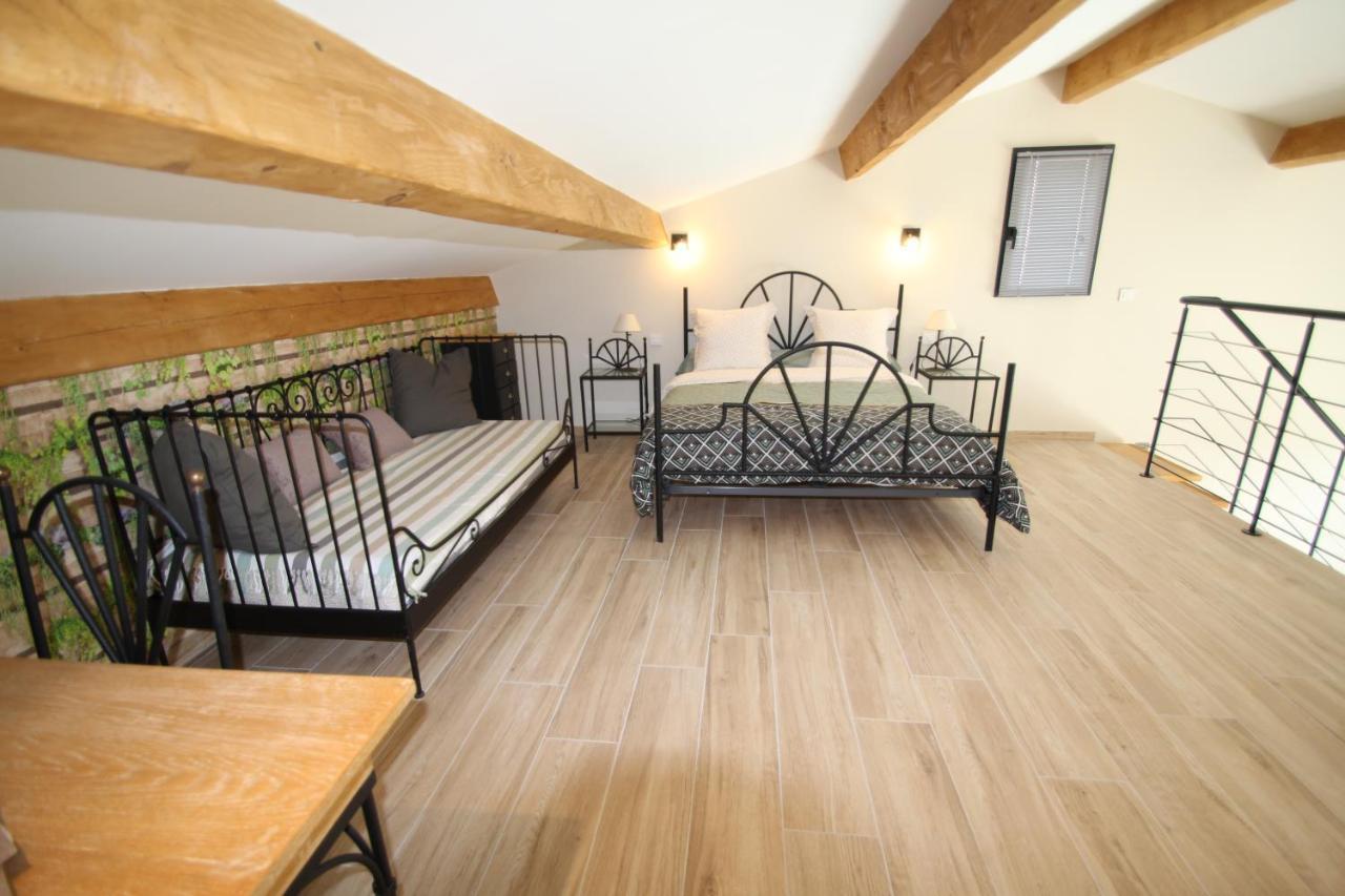 Vila Loft Lou Pitchoun Saint-Étienne-du-Grès Exteriér fotografie